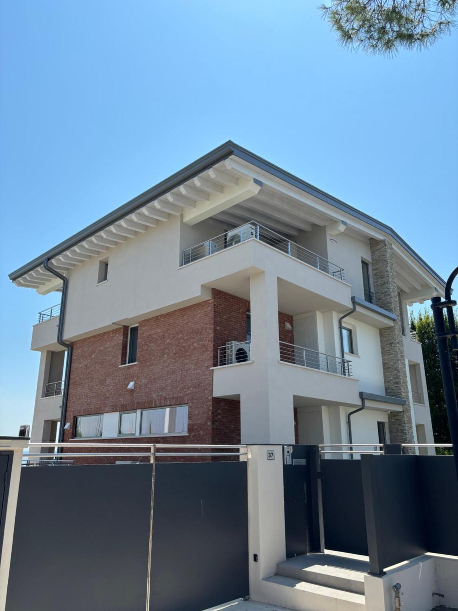 Sirmio - Darsena Apartamento Sirmione